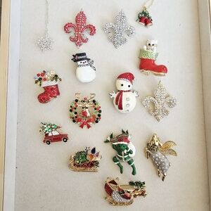 Wholesale Lot of 15 Pieces Christmas Brooches Holiday Necklaces Rhinestones NEW